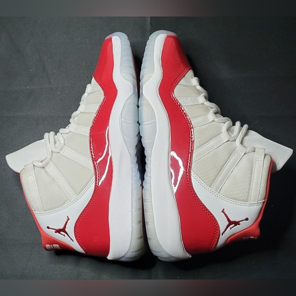 Jordan 11 - Cherry - Size 7y / 8.5w - Picture 5 of 6